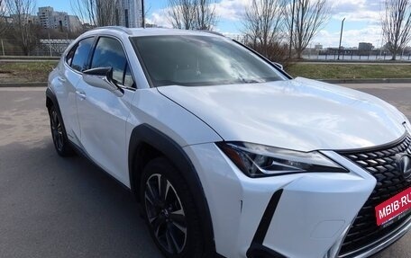 Lexus UX I, 2020 год, 3 230 000 рублей, 5 фотография