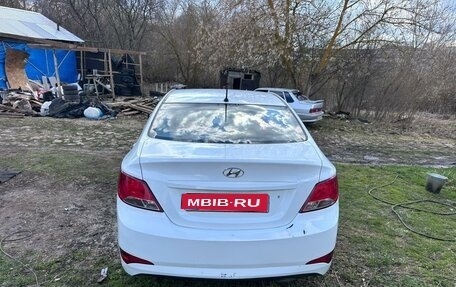 Hyundai Solaris II рестайлинг, 2014 год, 300 000 рублей, 1 фотография