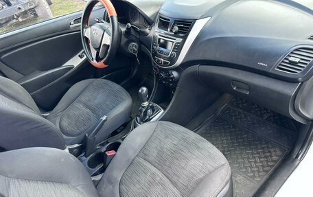 Hyundai Solaris II рестайлинг, 2014 год, 300 000 рублей, 6 фотография