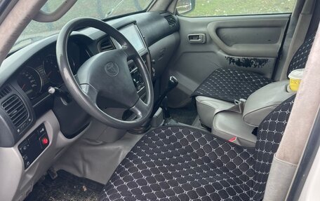 Toyota Land Cruiser 100 рестайлинг 2, 2004 год, 1 500 000 рублей, 3 фотография