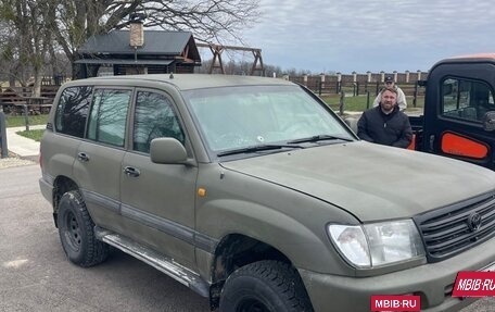 Toyota Land Cruiser 100 рестайлинг 2, 2004 год, 1 500 000 рублей, 4 фотография