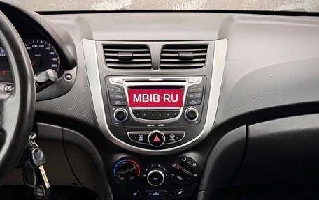 Hyundai Solaris II рестайлинг, 2013 год, 930 000 рублей, 14 фотография