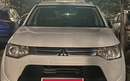 Mitsubishi Outlander III рестайлинг 3, 2014 год, 1 150 000 рублей, 1 фотография