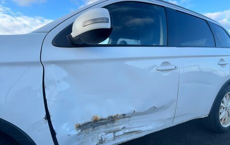 Mitsubishi Outlander III рестайлинг 3, 2014 год, 1 150 000 рублей, 5 фотография