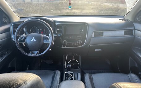 Mitsubishi Outlander III рестайлинг 3, 2014 год, 1 150 000 рублей, 13 фотография