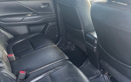 Mitsubishi Outlander III рестайлинг 3, 2014 год, 1 150 000 рублей, 14 фотография