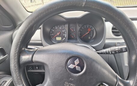 Mitsubishi Outlander III рестайлинг 3, 2003 год, 580 000 рублей, 9 фотография