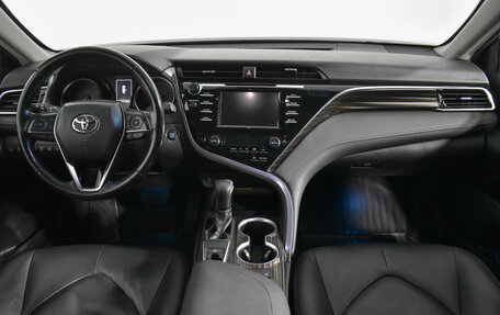 Toyota Camry, 2019 год, 2 590 000 рублей, 13 фотография