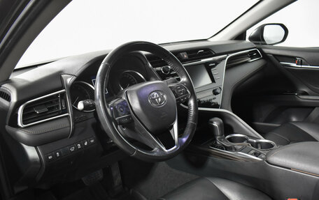 Toyota Camry, 2019 год, 2 590 000 рублей, 9 фотография