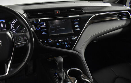 Toyota Camry, 2019 год, 2 590 000 рублей, 21 фотография