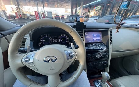Infiniti QX70, 2014 год, 2 140 000 рублей, 6 фотография