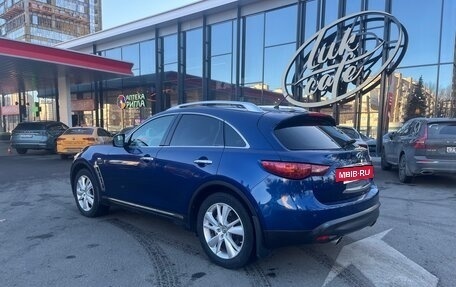 Infiniti QX70, 2014 год, 2 140 000 рублей, 9 фотография