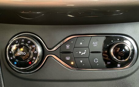 Renault Sandero II рестайлинг, 2018 год, 999 000 рублей, 23 фотография