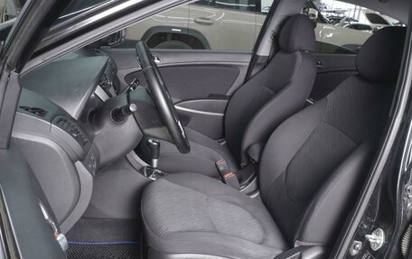 Hyundai Solaris II рестайлинг, 2012 год, 950 000 рублей, 10 фотография