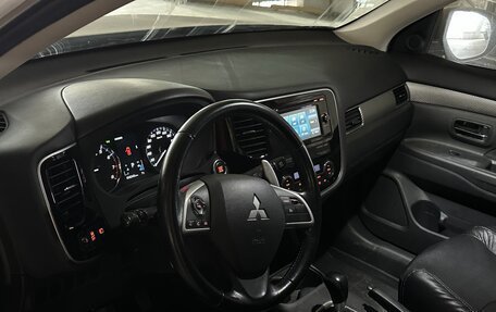 Mitsubishi Outlander III рестайлинг 3, 2014 год, 1 800 000 рублей, 3 фотография