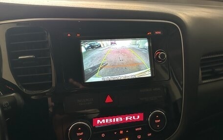 Mitsubishi Outlander III рестайлинг 3, 2014 год, 1 800 000 рублей, 6 фотография