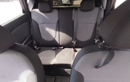 Hyundai Solaris II рестайлинг, 2012 год, 650 000 рублей, 14 фотография