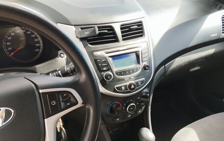 Hyundai Solaris II рестайлинг, 2012 год, 650 000 рублей, 13 фотография