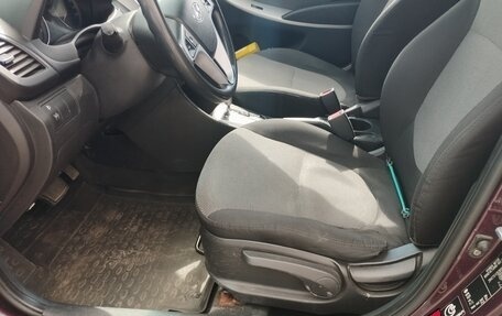 Hyundai Solaris II рестайлинг, 2012 год, 650 000 рублей, 16 фотография