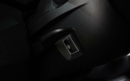 BMW 3 серия, 2018 год, 2 879 000 рублей, 15 фотография