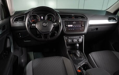 Volkswagen Tiguan II, 2019 год, 1 899 000 рублей, 6 фотография