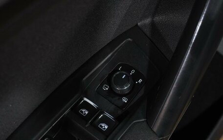 Volkswagen Tiguan II, 2019 год, 1 899 000 рублей, 12 фотография