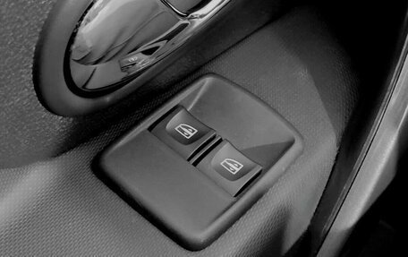 Renault Logan II, 2021 год, 1 370 000 рублей, 10 фотография