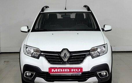 Renault Logan II, 2021 год, 1 370 000 рублей, 2 фотография