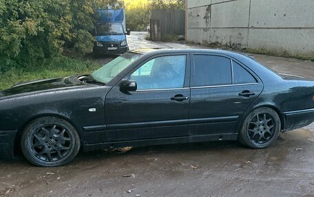 Mercedes-Benz E-Класс, 1998 год, 350 000 рублей, 3 фотография