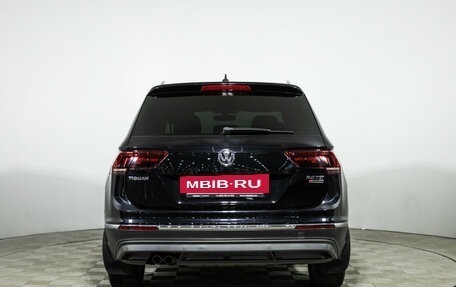 Volkswagen Tiguan II, 2017 год, 2 979 000 рублей, 6 фотография