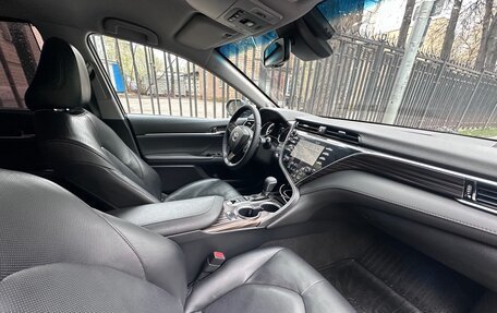 Toyota Camry, 2019 год, 2 380 000 рублей, 9 фотография