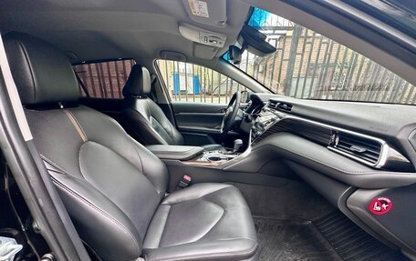 Toyota Camry, 2019 год, 2 380 000 рублей, 8 фотография