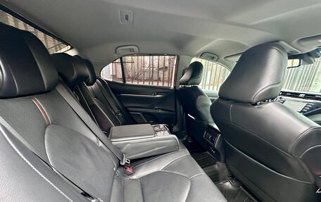 Toyota Camry, 2019 год, 2 380 000 рублей, 10 фотография