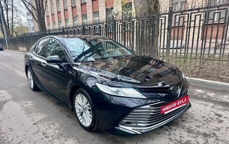 Toyota Camry, 2019 год, 2 380 000 рублей, 2 фотография