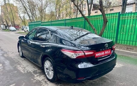 Toyota Camry, 2019 год, 2 380 000 рублей, 4 фотография