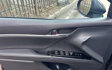 Toyota Camry, 2019 год, 2 380 000 рублей, 17 фотография