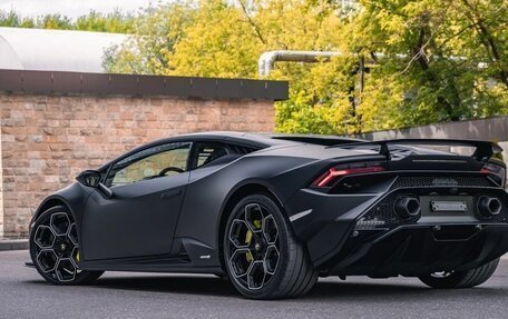 Lamborghini Huracán, 2024 год, 36 000 000 рублей, 6 фотография