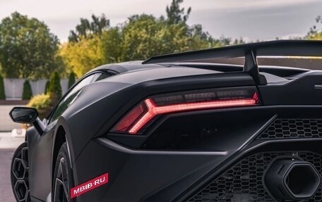 Lamborghini Huracán, 2024 год, 36 000 000 рублей, 8 фотография