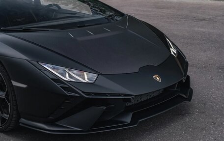 Lamborghini Huracán, 2024 год, 36 000 000 рублей, 13 фотография