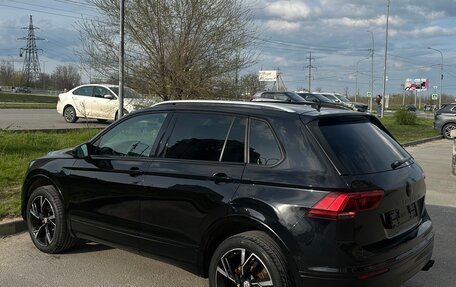 Volkswagen Tiguan II, 2018 год, 2 000 000 рублей, 4 фотография