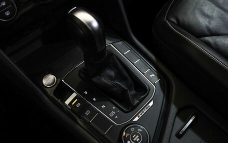 Volkswagen Tiguan II, 2019 год, 2 239 000 рублей, 15 фотография