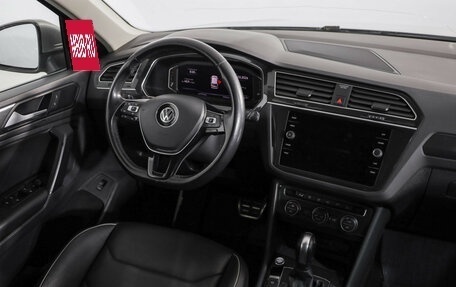 Volkswagen Tiguan II, 2019 год, 2 239 000 рублей, 8 фотография