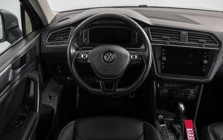 Volkswagen Tiguan II, 2019 год, 2 239 000 рублей, 10 фотография