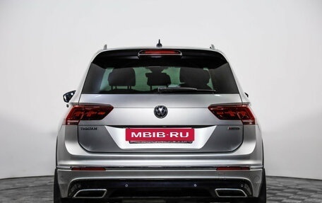 Volkswagen Tiguan II, 2019 год, 2 239 000 рублей, 6 фотография