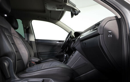 Volkswagen Tiguan II, 2019 год, 2 239 000 рублей, 25 фотография