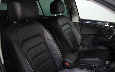 Volkswagen Tiguan II, 2019 год, 2 239 000 рублей, 24 фотография