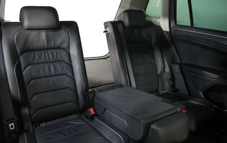 Volkswagen Tiguan II, 2019 год, 2 239 000 рублей, 30 фотография