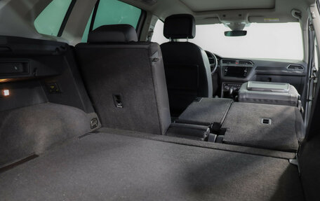 Volkswagen Tiguan II, 2019 год, 2 239 000 рублей, 35 фотография