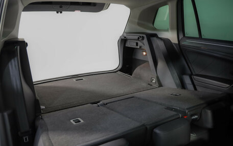 Volkswagen Tiguan II, 2019 год, 2 239 000 рублей, 32 фотография