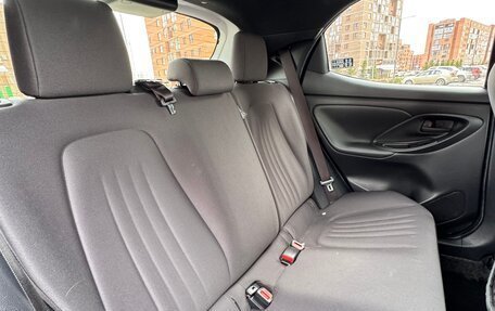 Toyota Yaris, 2021 год, 1 215 000 рублей, 8 фотография